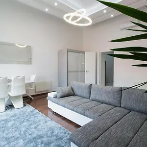 Basilika View Imperial -sas Street -need Reservation For Free Parking Appartamento Budapest